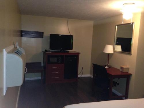 Pleasure Point Inn & Suites - photo 15