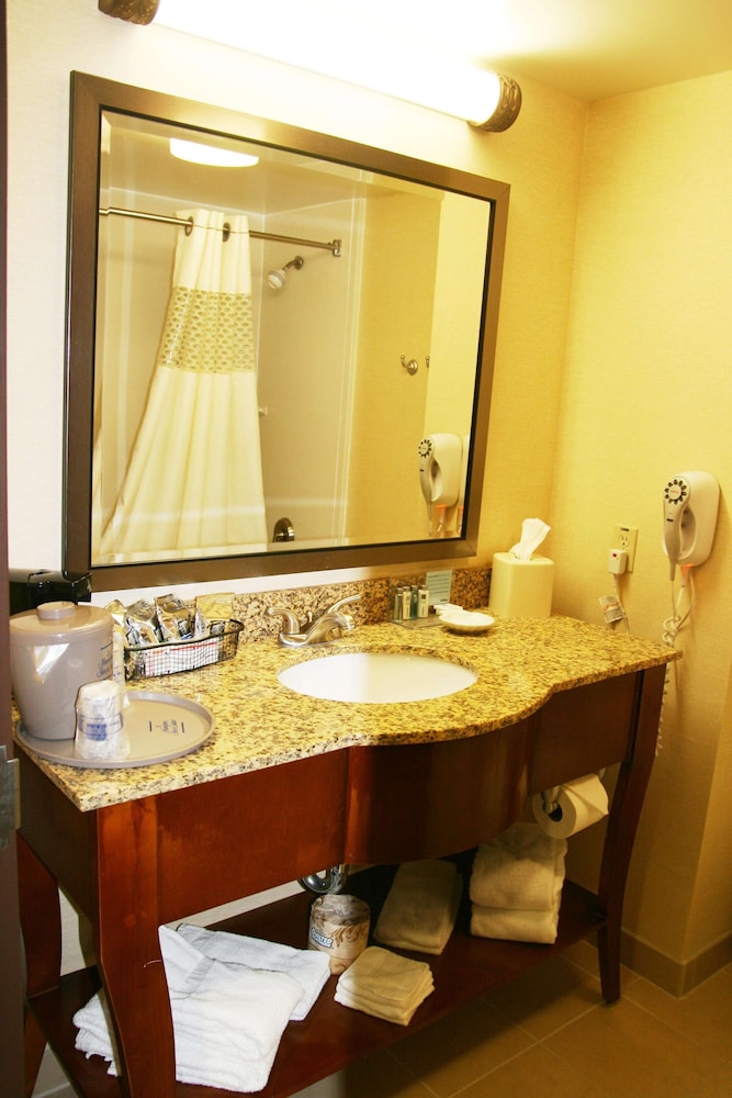 Hampton Inn & Suites Lancaster - photo 17