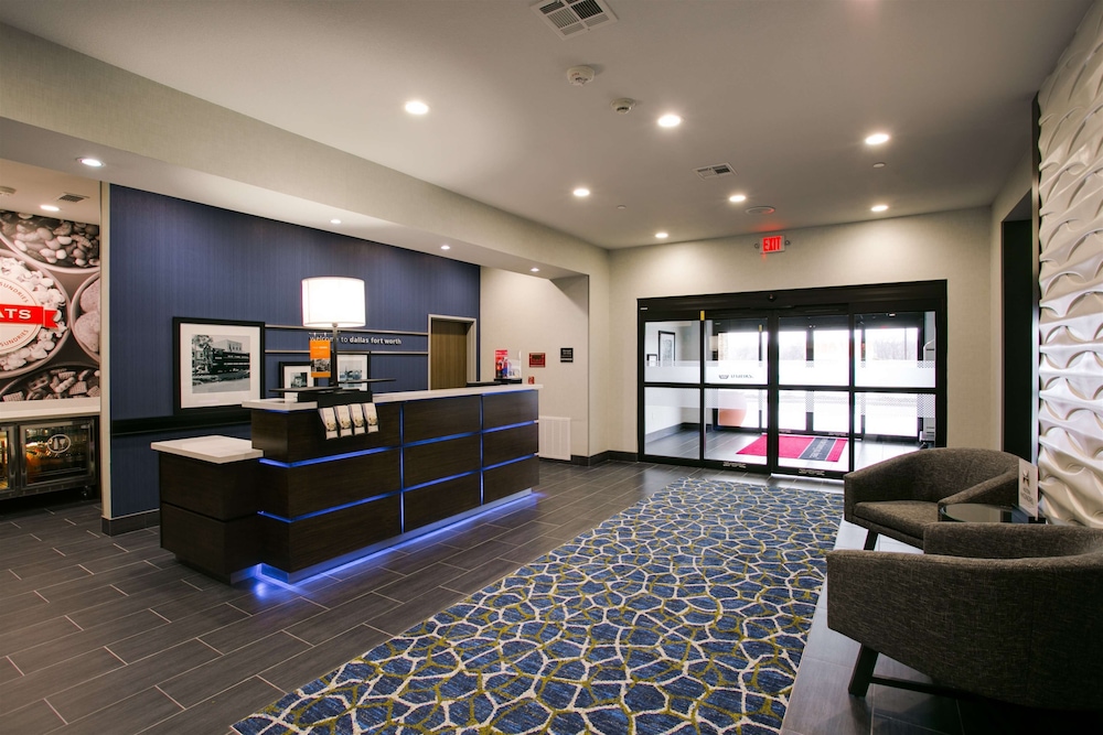 Hampton Inn & Suites Dallas Ft. Worth Airport South - photo 2