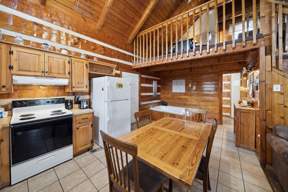An Affair To Remember 1 Bedroom Cabin by Heavenly Views Resort - photo 7