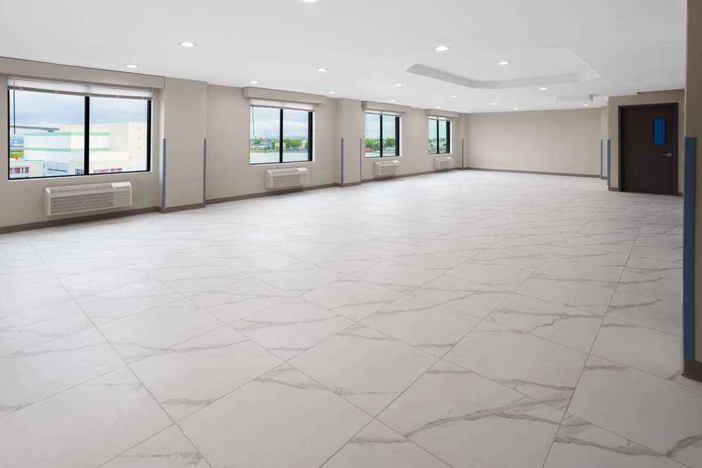 Days Inn by Wyndham Staten Island - photo 13