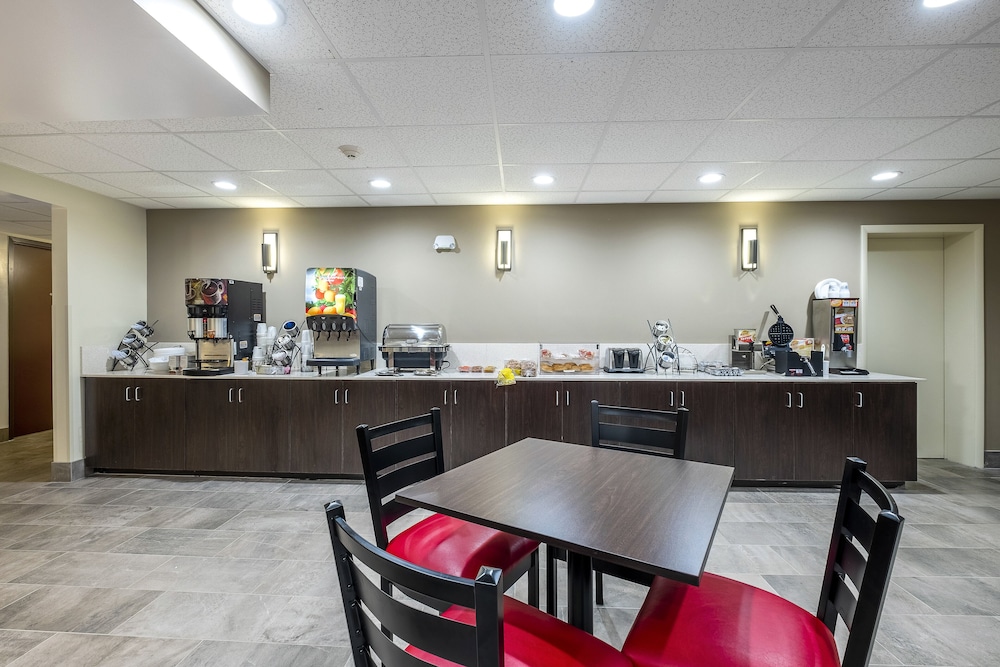 Red Roof Inn PLUS Tuscaloosa University - photo 22