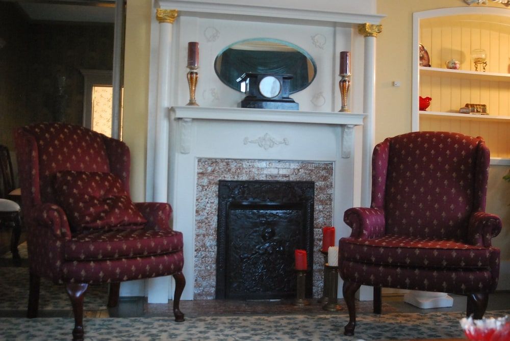 Commodore Bed and Breakfast - photo 19
