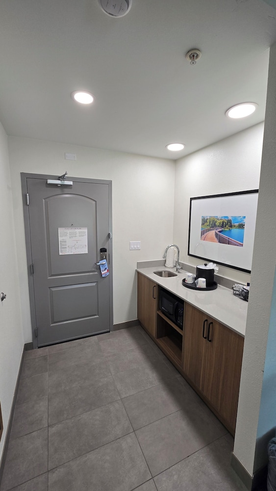 Hampton Inn & Suites Chicago Deer Park - photo 12