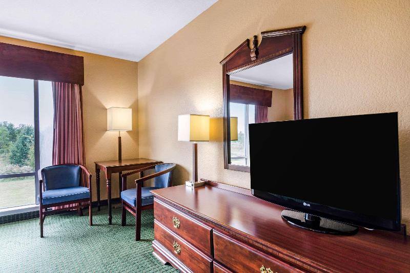 Quality Inn & Suites South Carthage - photo 25