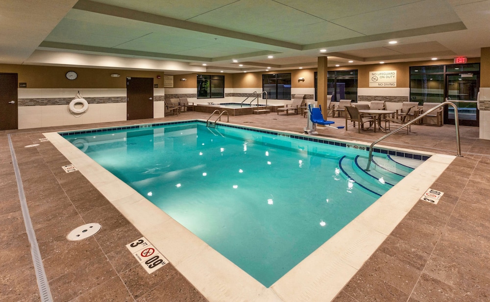 Hampton Inn & Suites Duluth North Mall Area - photo 24