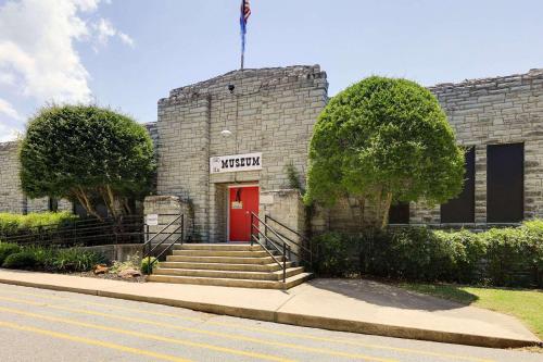 Super 8 by Wyndham Duncan - photo 32