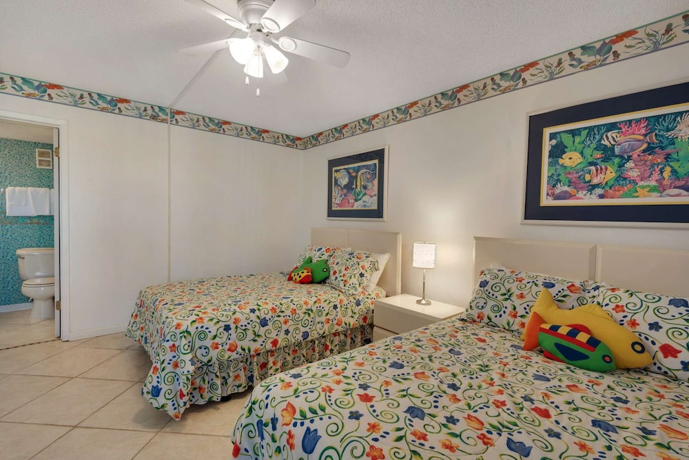 Edgewater Beach Resort Tower 3 811 - photo 8