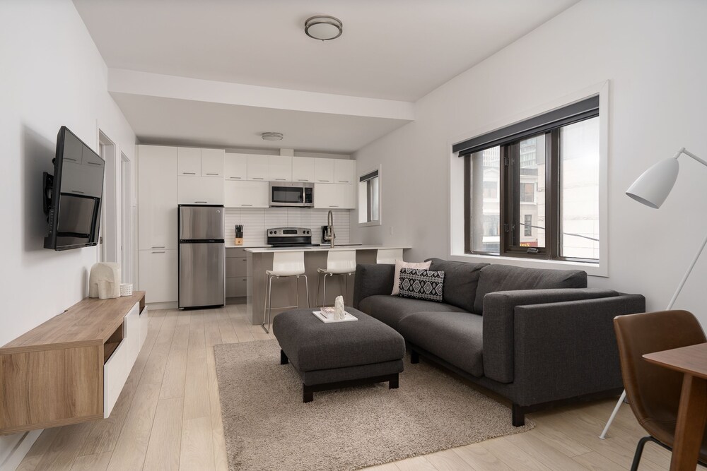 Sonder Bishop Court — 4-Star Luxury Hotel in Montreal, Canada