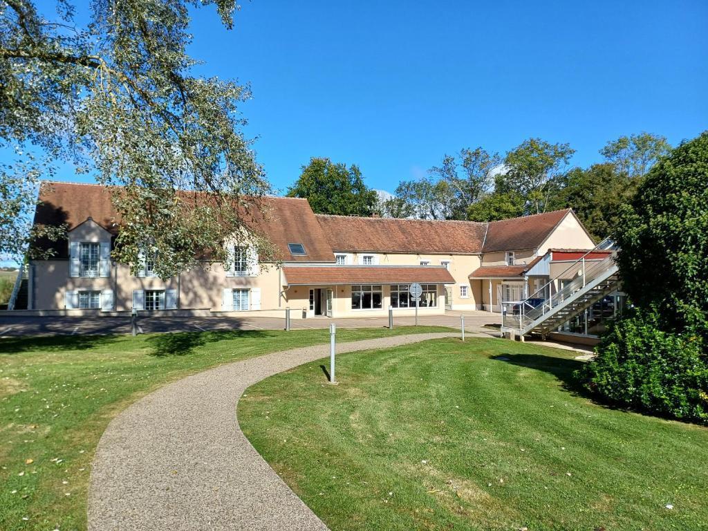 Logis Hotel Le Moulin De La Coudre — Venoy