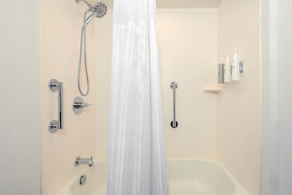 Hilton Garden Inn Buffalo Airport - photo 26