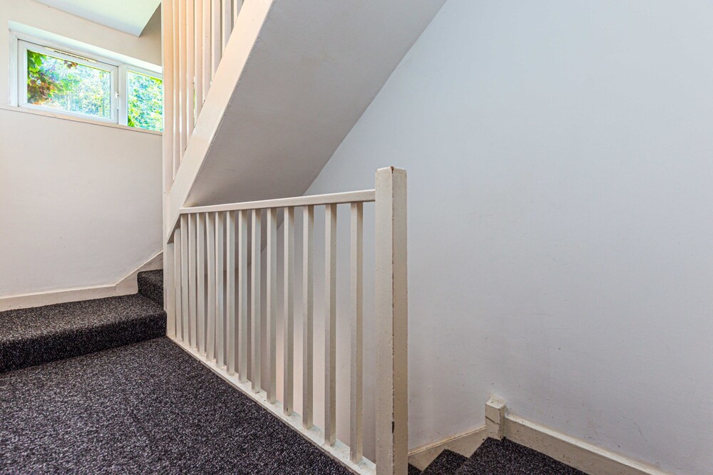 Bazely Street Deluxe Single Room 4