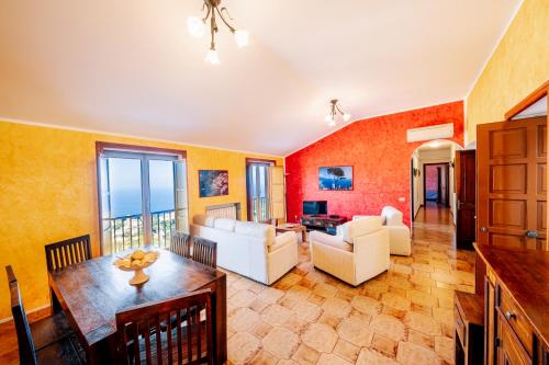 Appartamento Ilaria in Villa Laura — 4-Star Luxury Hotel in Scala, Italy