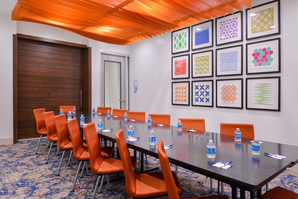 Holiday Inn Express New Orleans Arts District by IHG - photo 48