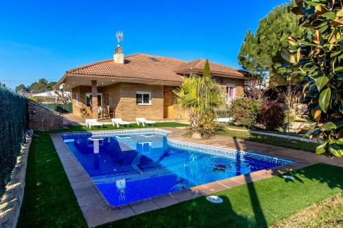 Catalunya Casas Tranquil Costa Brava Retreat with private suite — 4-Star Luxury Hotel in Sils, Spain