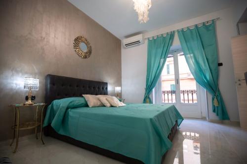 New In Amalie at Santa Lucia — 4-Star Luxury Hotel in Naples, Italy