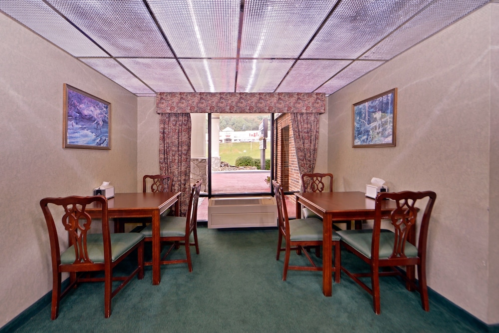 Nations Inn West Jefferson - photo 25