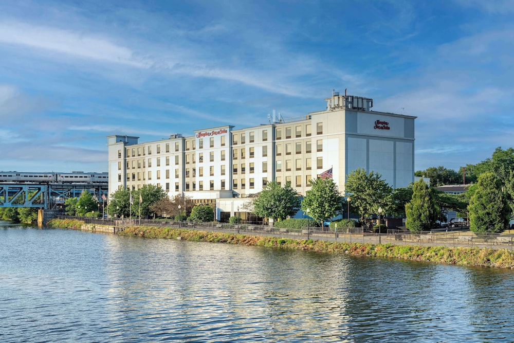 Hampton Inn & Suites Newark Harrison Riverwalk - photo 42