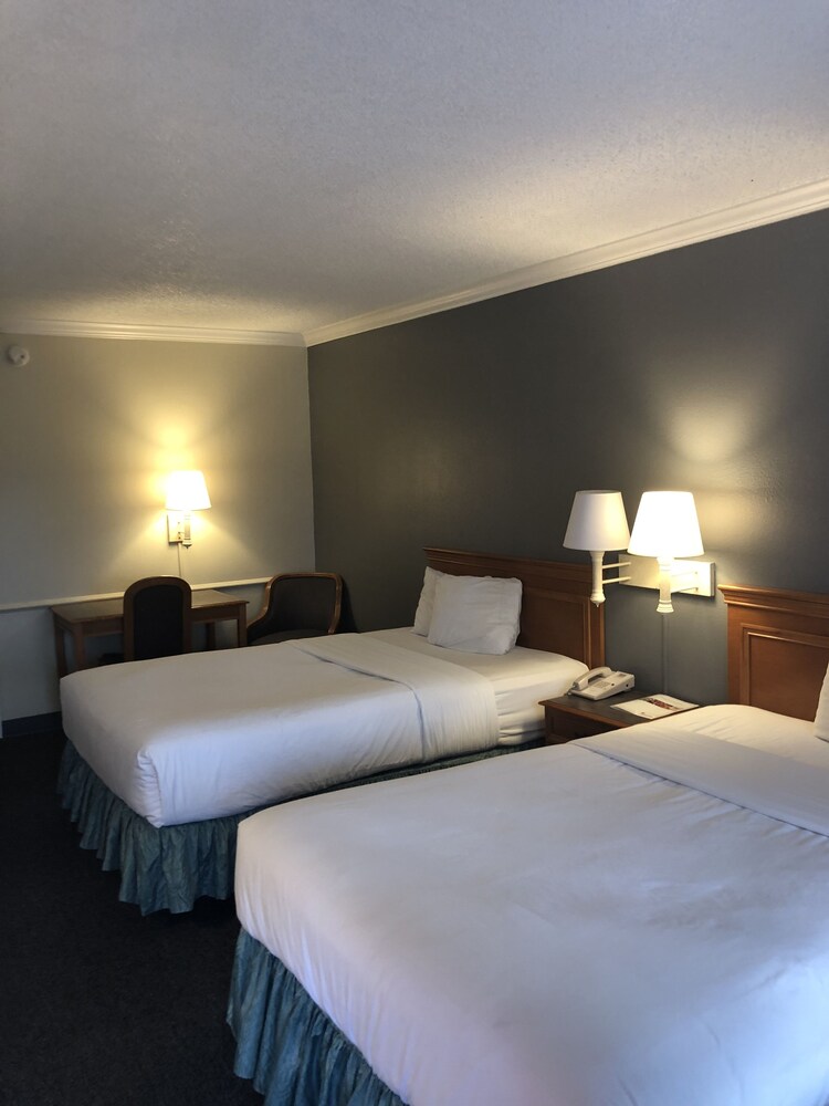 San Mateo Inn - photo 5