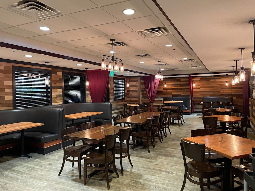 Holiday Inn Blmgtn Arpt South Mall Area By IHG - photo 28