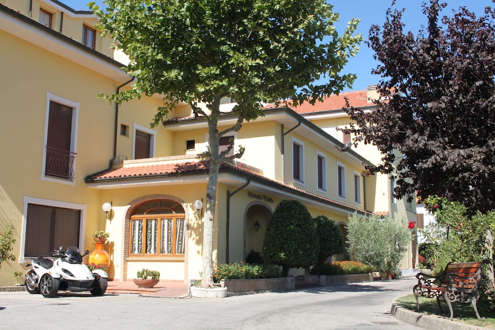 Hotel Girasole — hotel in Civitanova Marche
