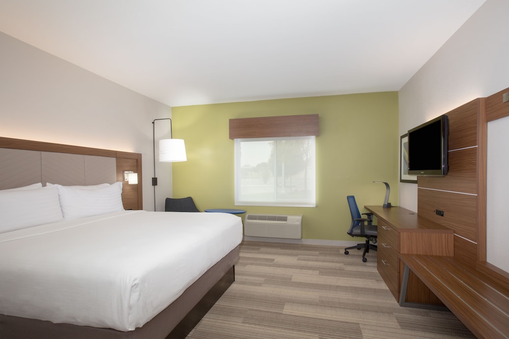 Holiday Inn Express & Suites Amarillo by IHG - photo 4