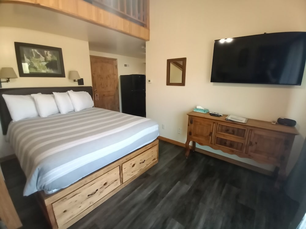 Yellowstone Riverside Cottages - photo 30