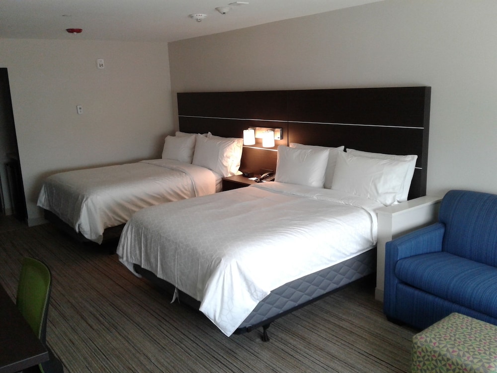 Holiday Inn Express & Suites Sugar Land SE Missouri City by IHG - photo 2