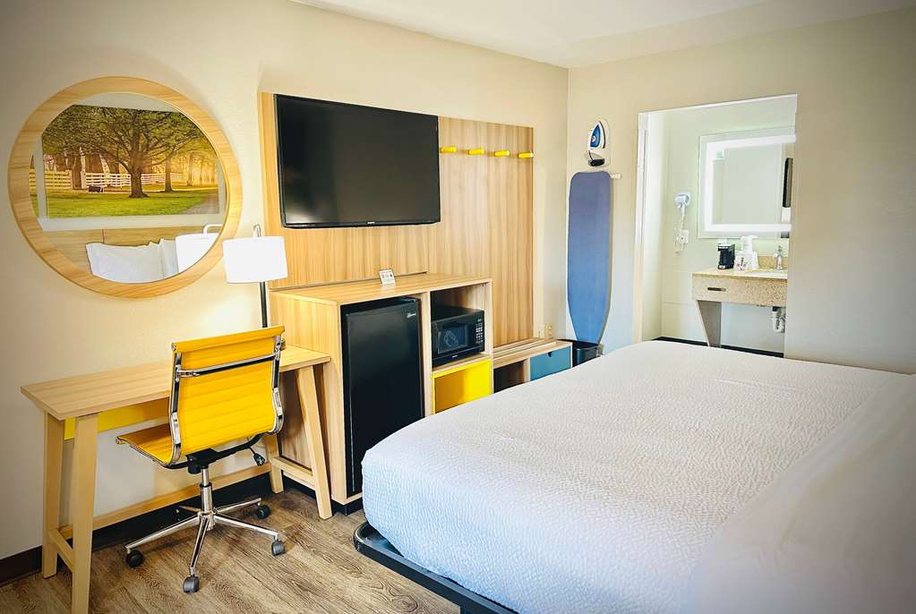 Days Inn by Wyndham WestEnd Alexandria VA Washington DC Area - photo 18