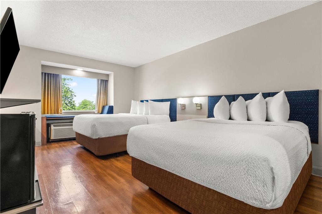 Microtel Inn & Suites by Wyndham Salisbury - photo 13