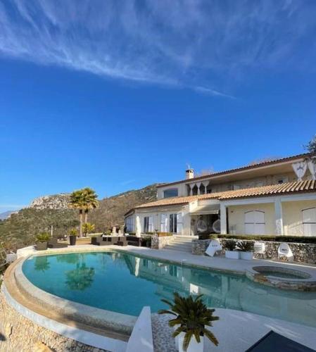 Maison Charmante a Aspremont Avec Piscine Privative — Aspremont — photo 2