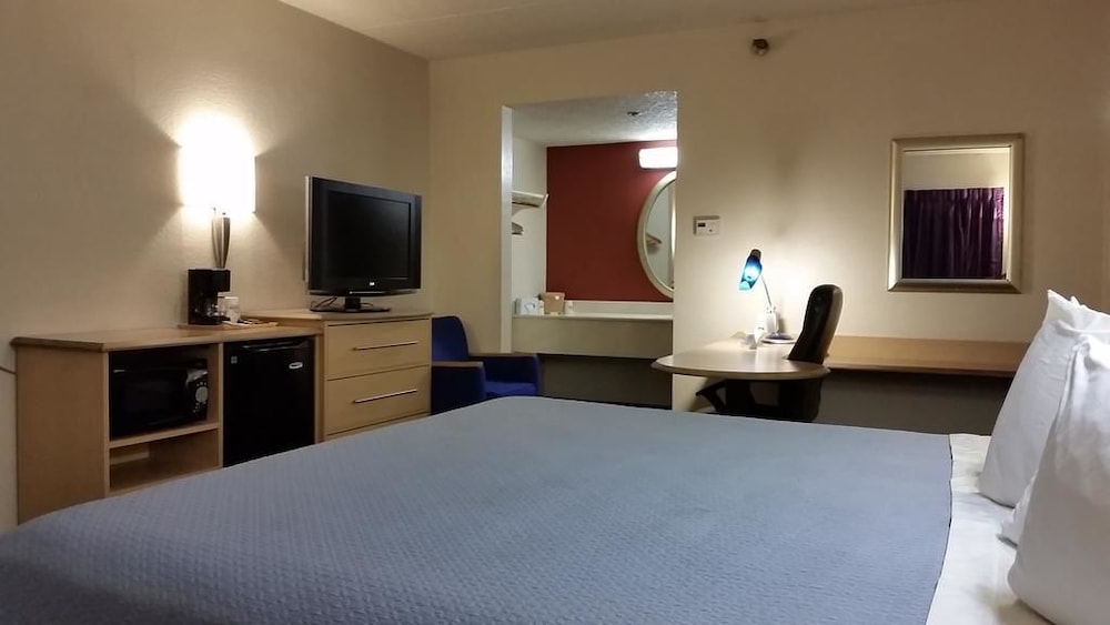 Days Inn by Wyndham Buena Park - photo 12