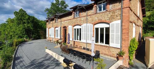 Les Dortoirs De La Bastide Du Puech — hotel in Cransac