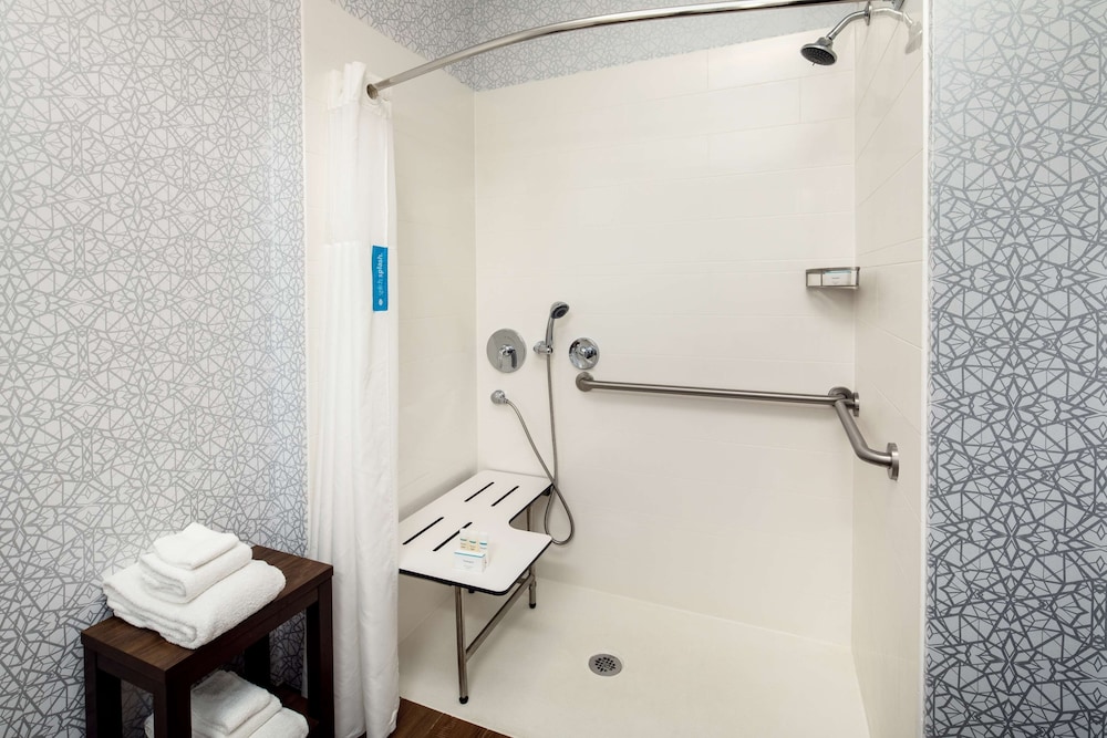 Hampton Inn Lexington South Keeneland Airport - photo 21