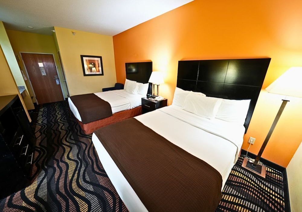 Rock Island Inn & Suites Streator IL - photo 3