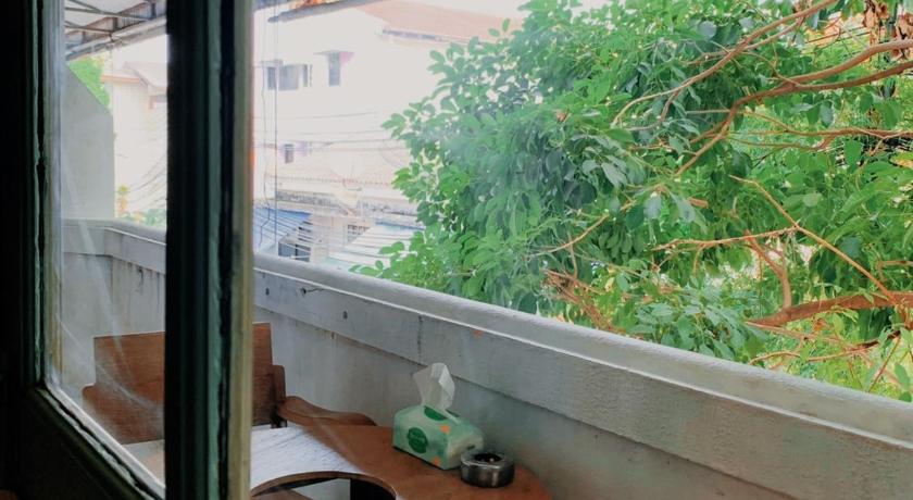 Easy Monday Khaosan Hostel