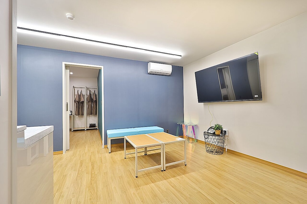 Calmrest Hotel - last minute hotel in Unknown City