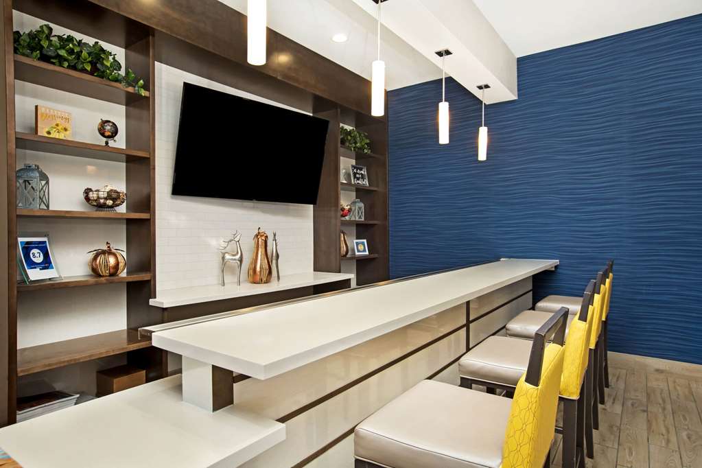 La Quinta Inn & Suites by Wyndham Page at Lake Powell - photo 51