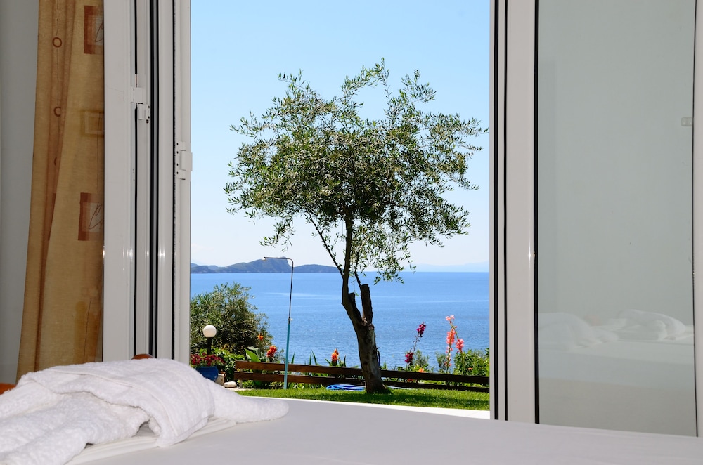 Mare Blu — 4-Star Luxury Hotel in Parga, Greece