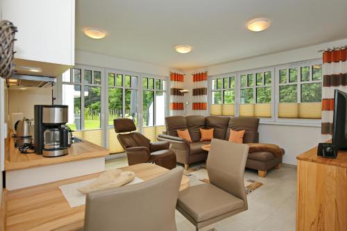 Linden Palais Wohnung 13 — 4-Star Luxury Hotel in Bad Doberan, Germany