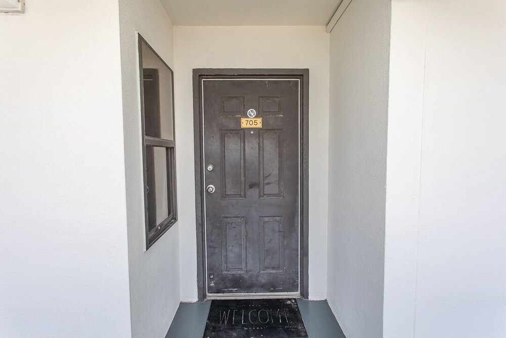 Royal Garden Resort 705 2 Bedroom Condo by RedAwning - photo 2