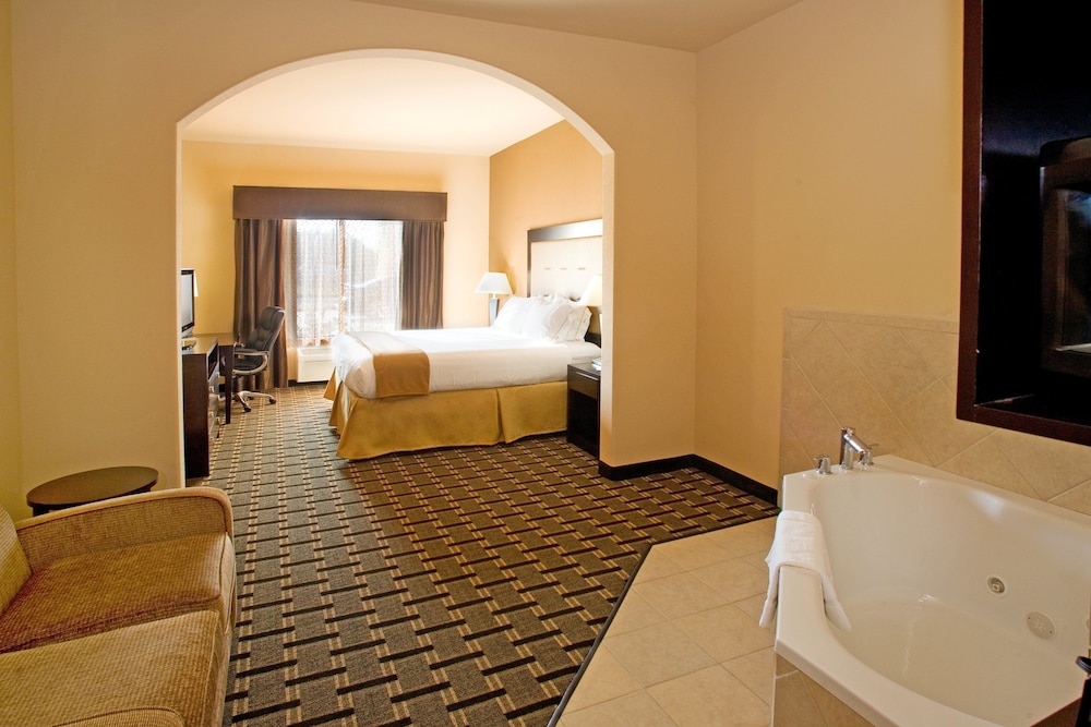 Holiday Inn Express Suites Beeville by IHG - photo 10