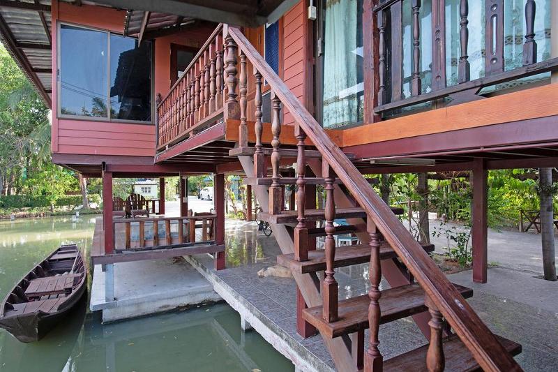 Raknatee Resort in Nakhon Pathom, Thailand