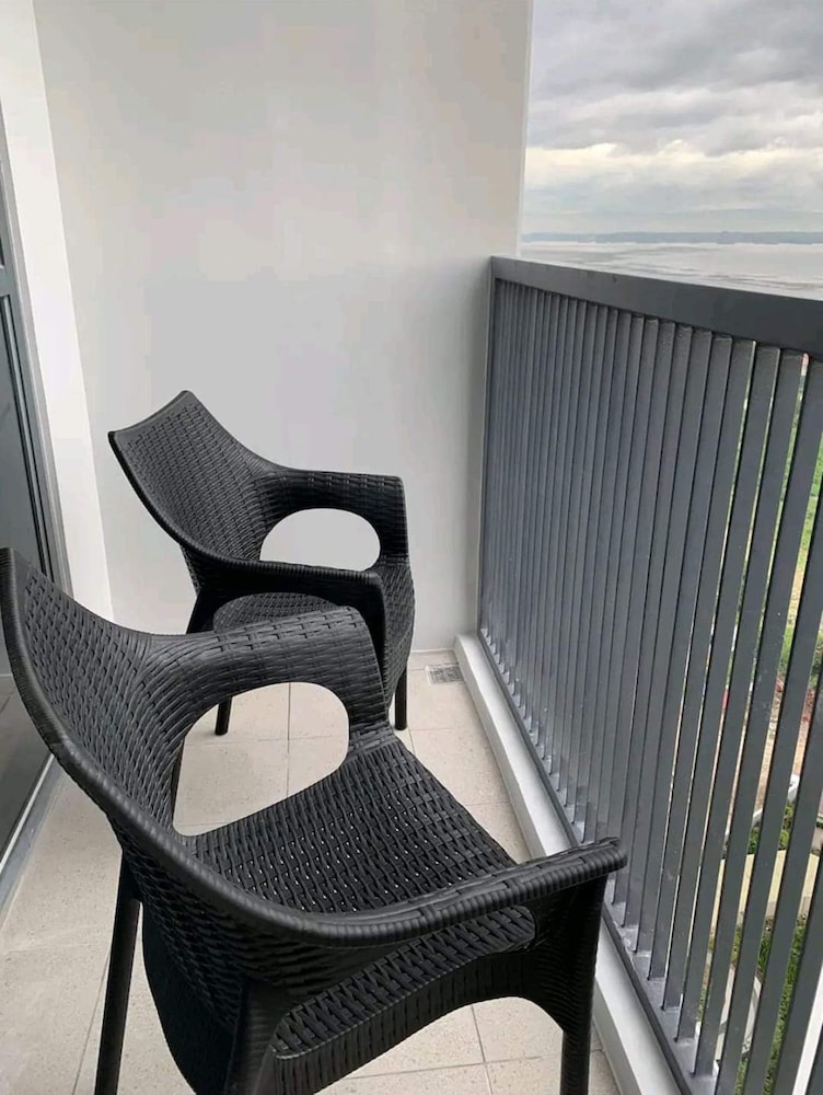 One Manchester Place by HiveRooms in Lapu-Lapu City, Philippines