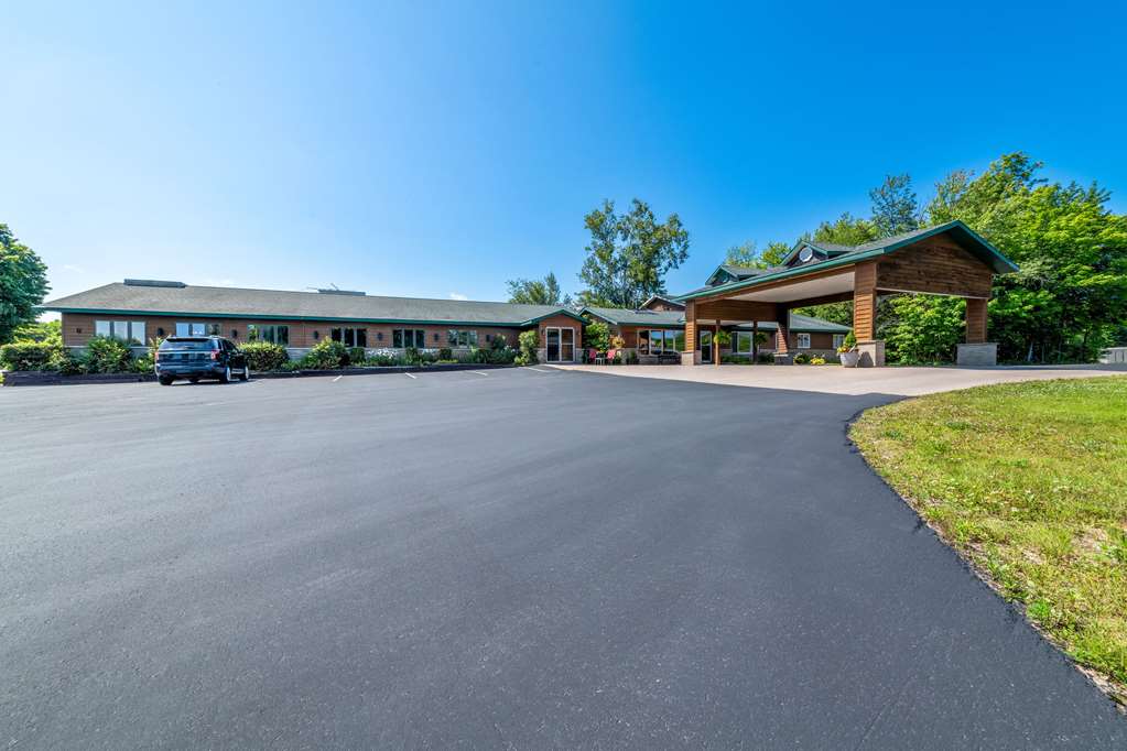 Quality Inn & Suites Munising - photo 3