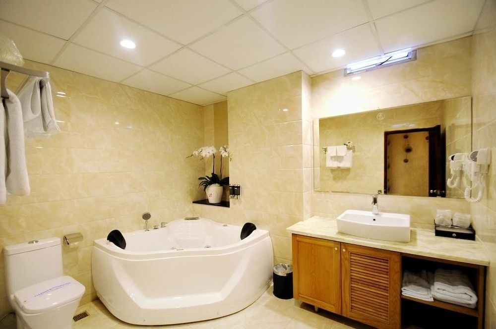 Morning Rooms Ton That Tung in Quan Bay, Vietnam