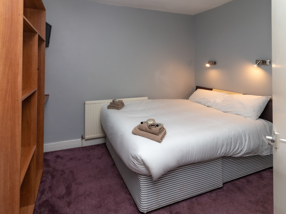 The Starlux Hotel — Blackpool — photo 2