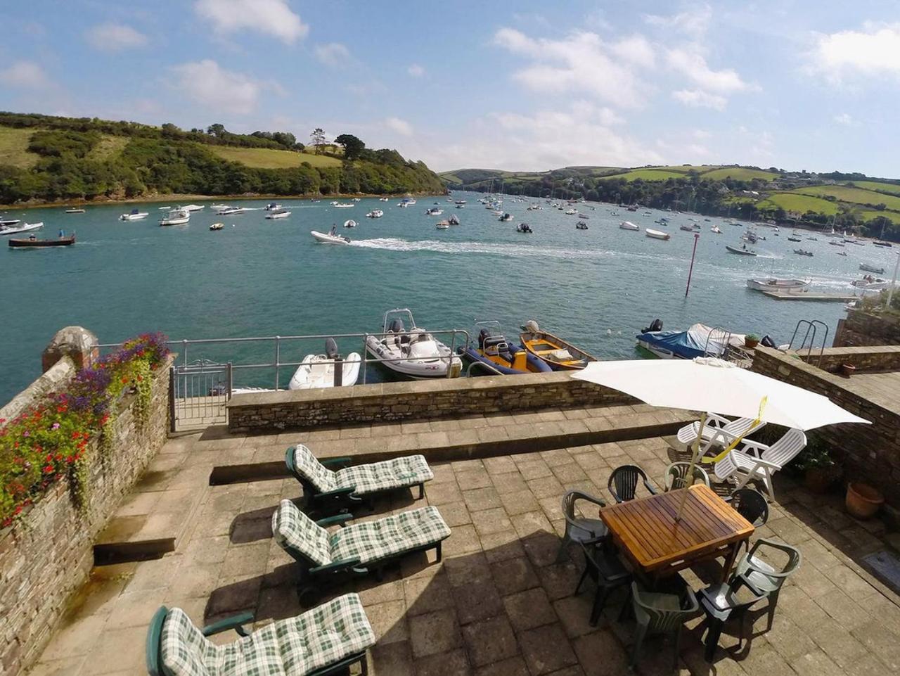 Island Quay 10 — 4-Star Luxury Hotel in Salcombe, United Kingdom