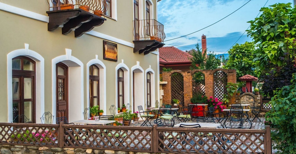 Oikoperiigitis Hotel in Serres, Greece