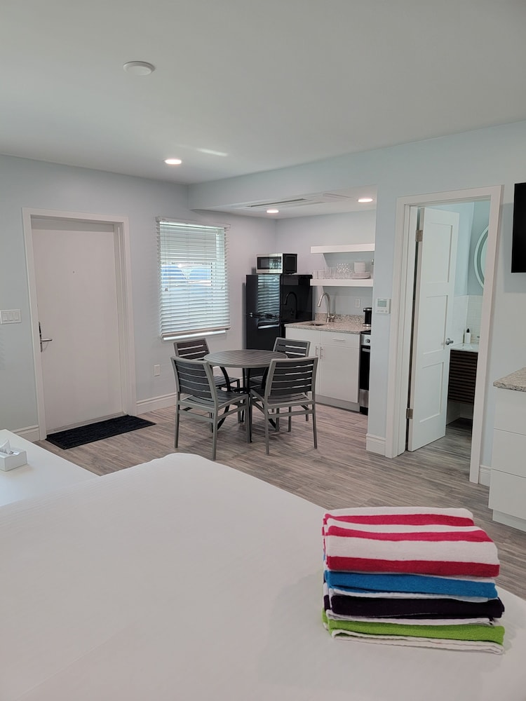 Silver Surf Gulf Beach Resort - photo 9